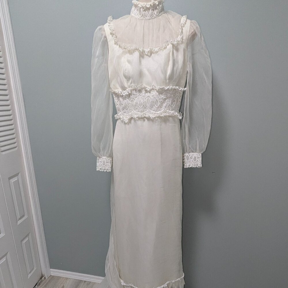 Vintage Alfred Bosand Ivory Lace Bishop Sleeve Wedding Dress Estimated Size 2